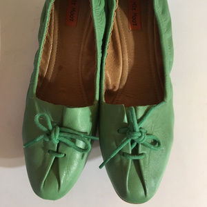 Green leather Miz Mooz flats, size 8.5